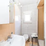 Put Lokvice I 아파트 트로기르