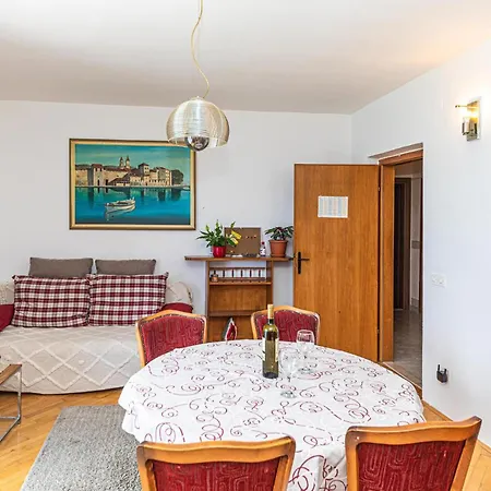 Put Lokvice I 아파트